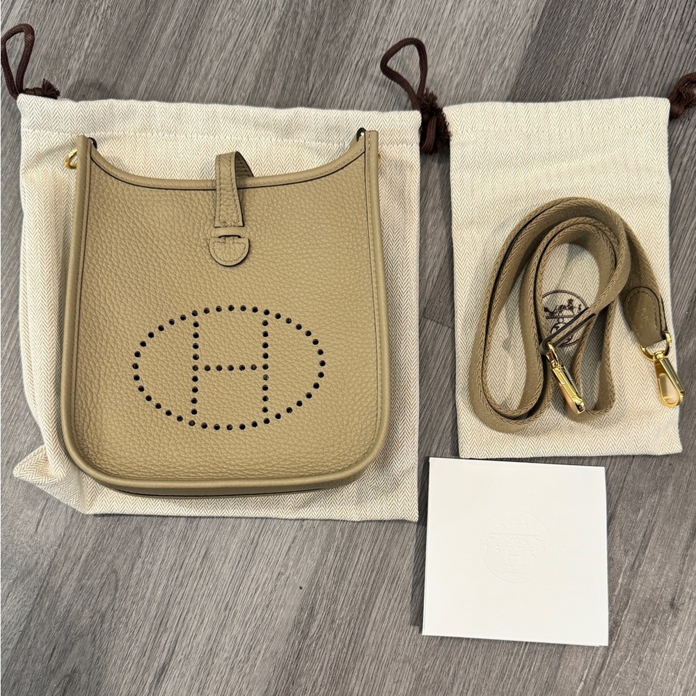 ❤️SOLD❤️Brand New Authentic TPM Mini Evelyn’s Beige Marfa Gold hardware - Picture 4 of 8